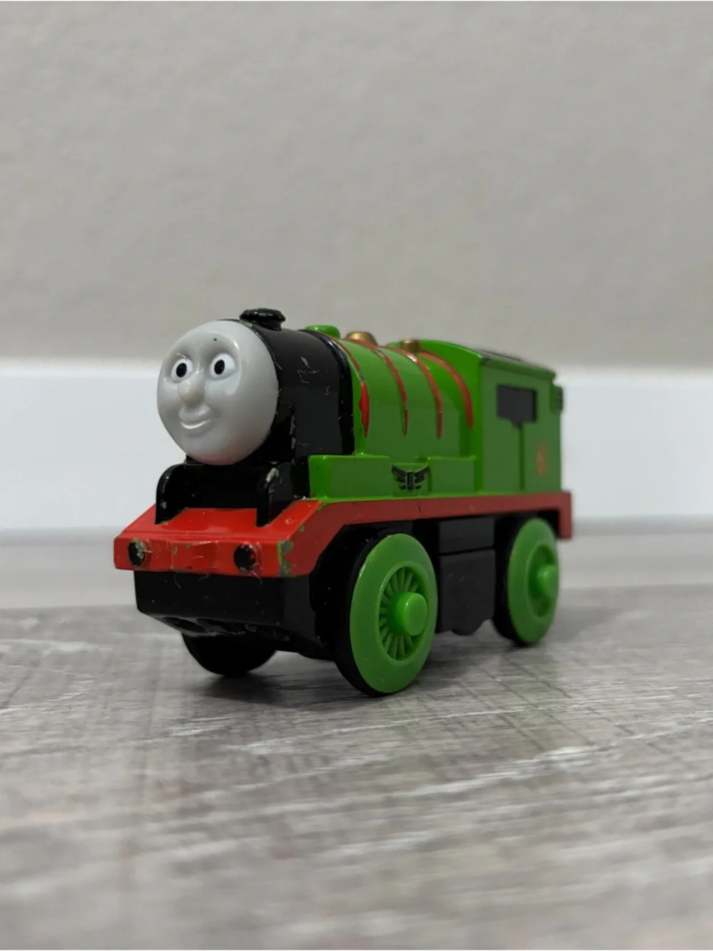 Motorized Percy with Magnets - Works! Thomas & Friends (for wooden tracks)
